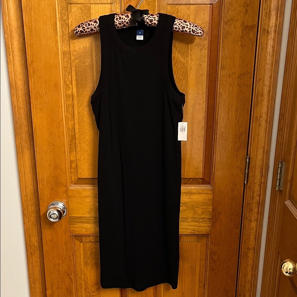 Black tank top dress from old navy! Tried on but never worn. Tags attached.